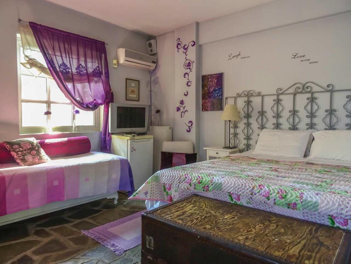 St. Thomas Bed And Breakfast Paiania Екстер'єр фото