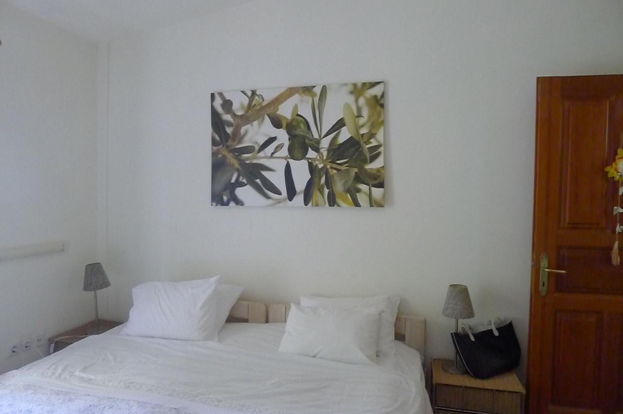 St. Thomas Bed And Breakfast Paiania Екстер'єр фото