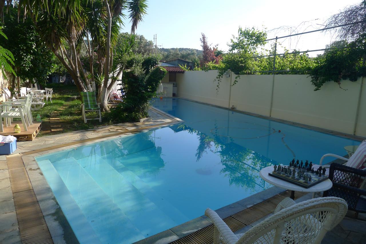 St. Thomas Bed And Breakfast Paiania Екстер'єр фото