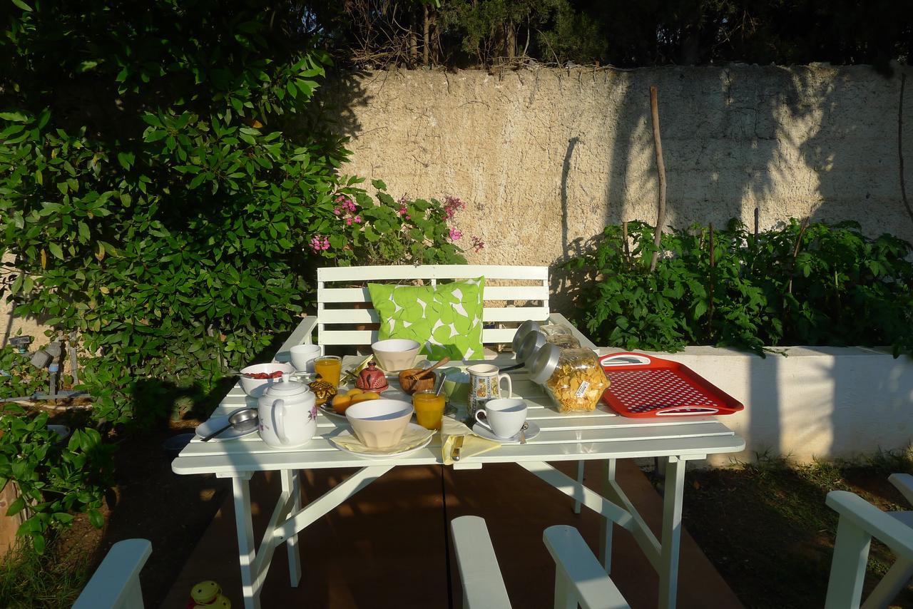 St. Thomas Bed And Breakfast Paiania Екстер'єр фото