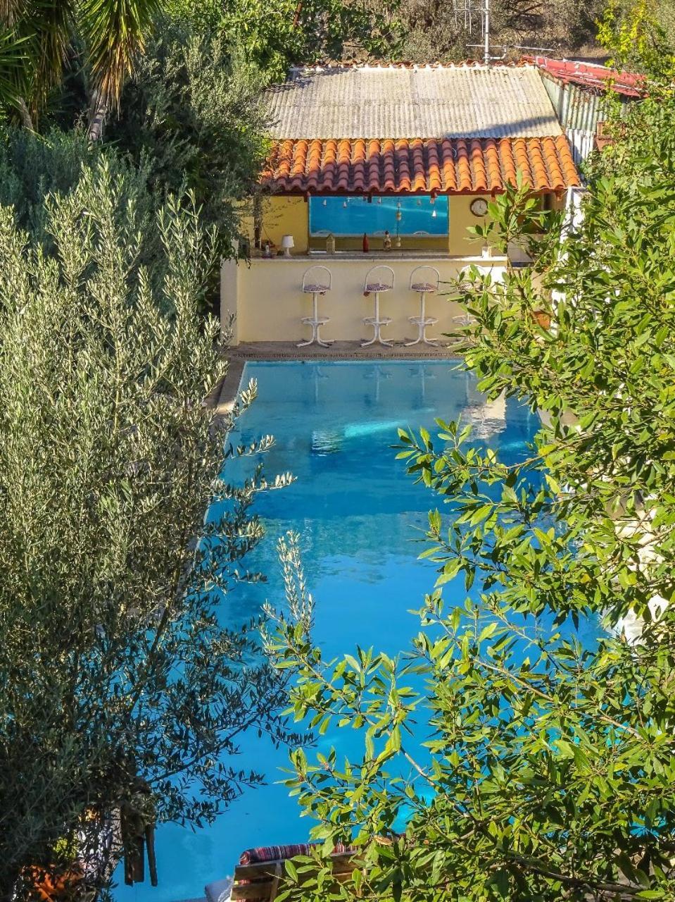 St. Thomas Bed And Breakfast Paiania Екстер'єр фото