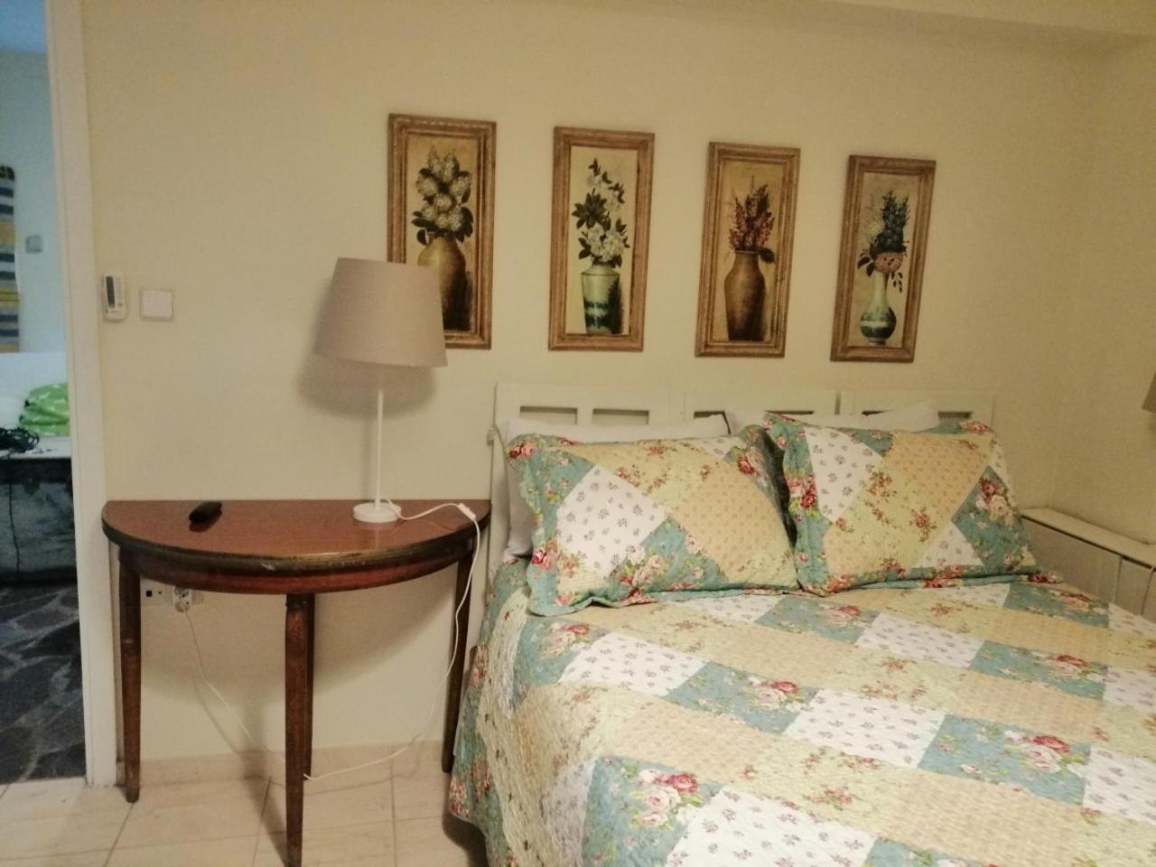 St. Thomas Bed And Breakfast Paiania Екстер'єр фото