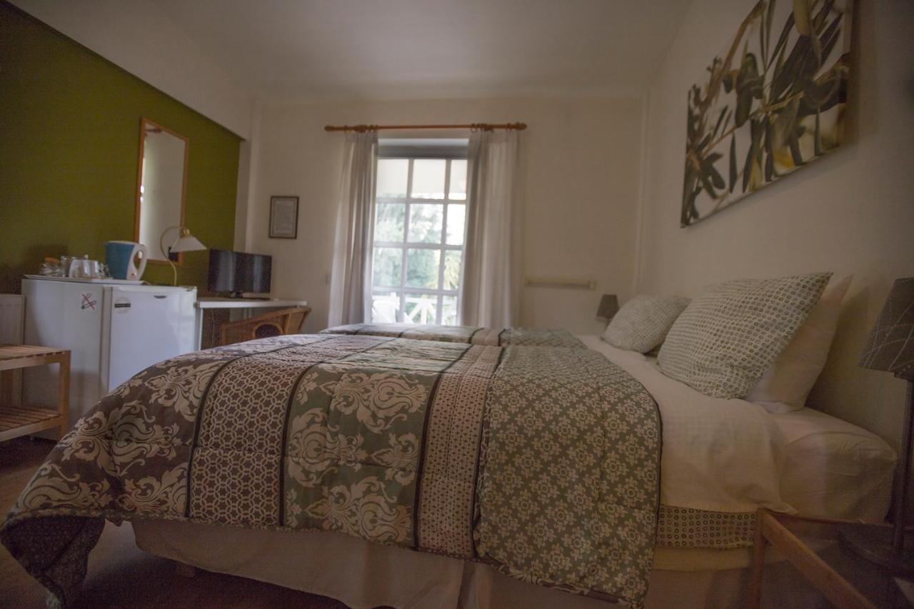 St. Thomas Bed And Breakfast Paiania Екстер'єр фото